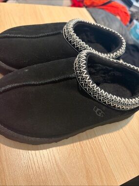 UGG Kids Black Suede Slip-On Slippers with Contrast Trim